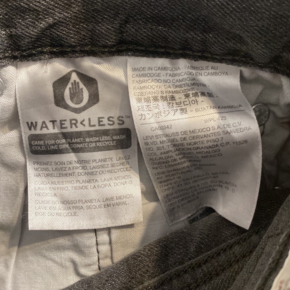 Levi’s 501 HIGH RISE WOMEN'S SHORTS - Picture 9 of 9